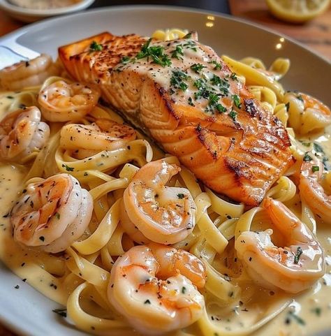 Creamy Salmon and Shrimp Alfredo